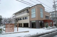 雪化粧の新社屋。