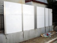 只今、アートウォール施工中。。。