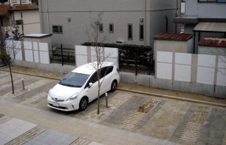 只今、アートウォール施工中。。。